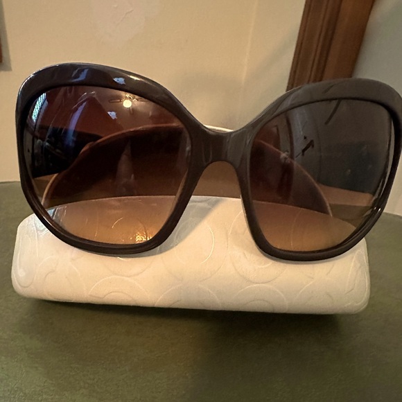 Coach Arabella Sunglasses *retired* - Picture 2 of 11
